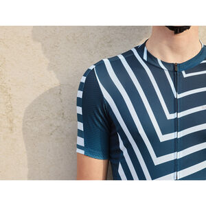 SHIMANO Men's Aerolite Jersey, Navy Zebra click to zoom image